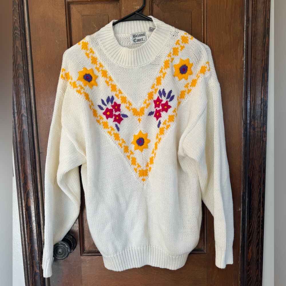 Women's Vintage embroidered Bristol Court Sweater Fashion 1980s- Sm Medium